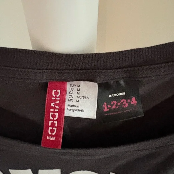 H&M Ramones Oversized T-Shirt — Size M - Picture 2 of 2